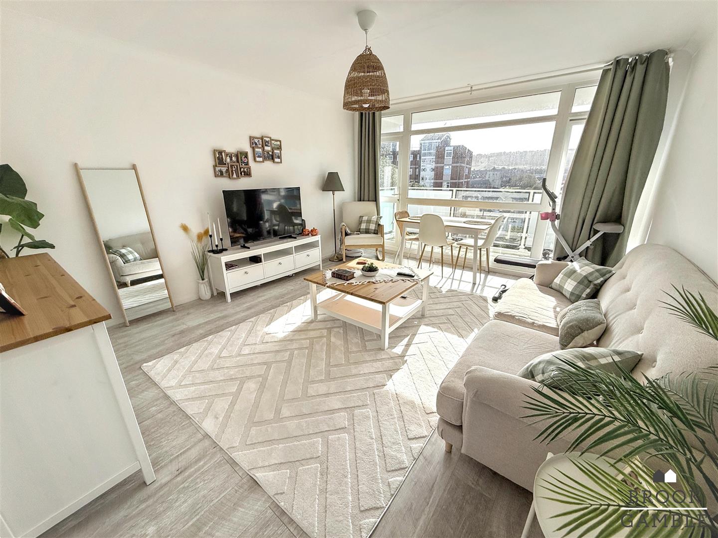 2 Bedroom Apartment. Arlington House in Eastbourne, East Sussex 2